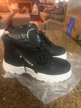 Black Platform Lace-Up Women’s Sneakers with White Sole
